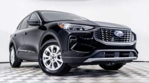 Ford Escape Active Clean 2023 d'occasion Direction gauche Intérieur foncé Sièges en cuir Transmission AWD Régulateur de vitesse ACC - Product Image 2