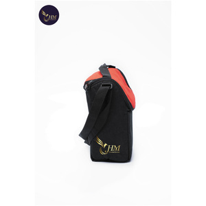 Sac isotherme 600D de conception nouvelle, personnalisé par le fabricant vietnamien, avec bandoulière et fermeture éclair, sac à déjeuner portable - Product Image 3