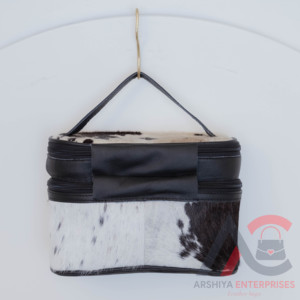 Bolsa de cosméticos de cuero de vaca de lujo 2024, bolsa de almacenamiento de maquillaje con bolsillo personalizado, bolsa de maquillaje portátil fácil de llevar - Product Image 5