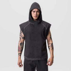Camiseta de gimnasio con capucha para hombre para entrenamientos y fitness: ligera, transpirable y perfecta para levantamiento de pesas y correr - Product Image 1
