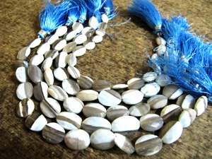 Forma ovalada facetada de ópalo más audaz natural Briolette Tamaño 10x14mm Strand 8 pulgadas de largo - Product Image 2