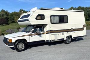 Compre Remolque de Lujo para Autocaravanas de Origen Estadounidense Aún en Excelente Estado para Acampar o Uso Doméstico - Product Image 3