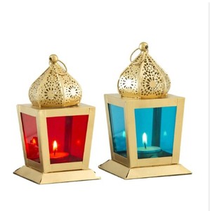Bougeoir décoratif en métal doré Lanterne marocaine Dessus de table et lanternes marocaines faites à la main pour la maison et le jardin - Product Image 1