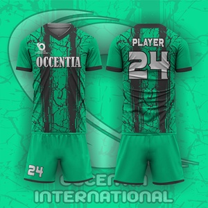 Uniformes de fútbol personalizados de alta calidad, ropa deportiva transpirable, logotipo personalizado, conjunto de diseño impreso por transferencia de calor, estilo 100% poliéster - Product Image 1