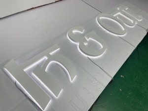 Lettres 3D rétroéclairées populaires et très vendues, laquées <span class=keywords><strong>blanc</strong></span> mat, avec éclairage <span class=keywords><strong>LED</strong></span> halo, logos de marque commerciaux haut de gamme, garantie 3 ans - Product Image 1