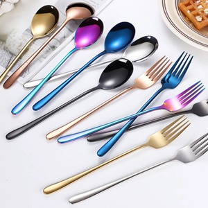 Ensemble de couverts cuillère et fourchette finition arc-en-ciel pour les maisons, les restaurants, les fêtes, les hôtels et les collections de vaisselle quotidienne, fabriqués à la main - Product Image 6