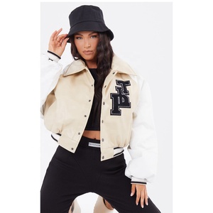 Chaqueta de béisbol personalizada para mujer con cuello levantado estilo universitario recortado - Product Image 1