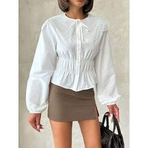 Chemise pour femme avec col à détails complexes et design plissé - Product Image 6