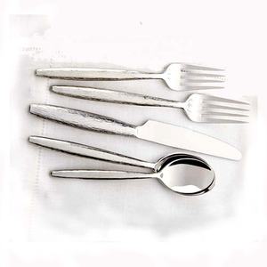 Ensemble de couverts sophistiqué en acier inoxydable de style américain 4 pièces Design haut de gamme en argent de qualité supérieure - Product Image 2