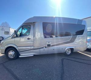 Venta al por mayor de caravanas usadas de 2017, modelo L-e-i-s-u-r-e T-r-a-v-e-l Serenity 24CB, listas para la venta. - Product Image 1