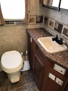 Camping-car de luxe d'occasion abordable JaycoS Greyhawk 31ss 2010, conduite à gauche, 6 places, États-Unis - Product Image 6