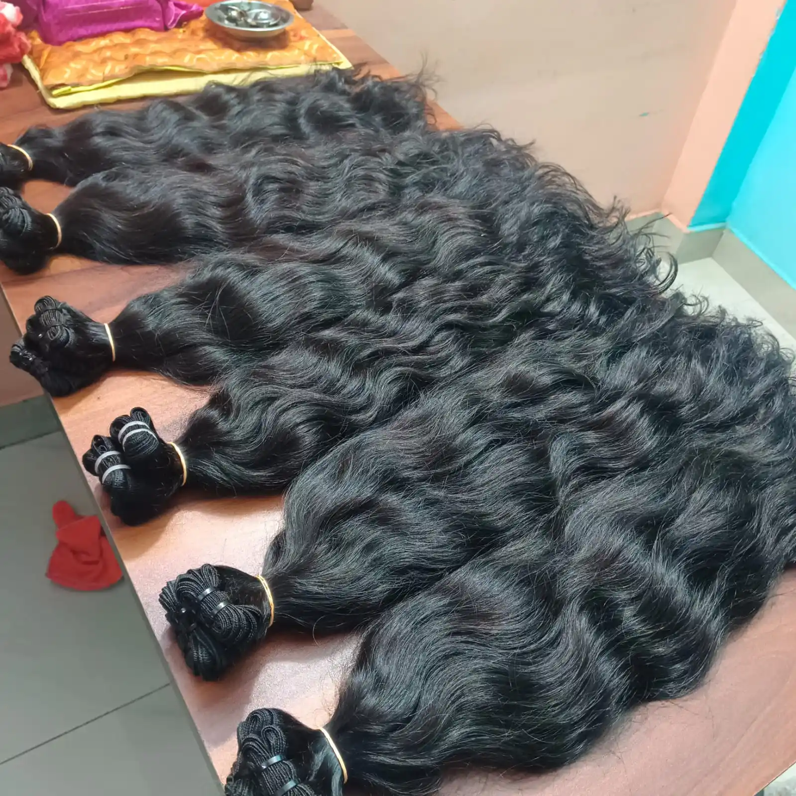 Productos de cabello humano virgen indio crudo largo 32 pulgadas recto cutícula alineada paquetes de cabello humano extensión de cabello natural
