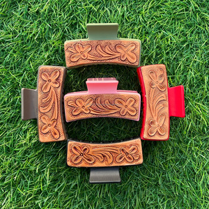 Nouvel arrivage de pinces à cheveux en cuir usiné fait à la main de style occidental épingles à cheveux en cuir véritable fait à la main accessoires pour femmes et filles - Product Image 2