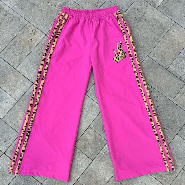 สีแดงม่วง