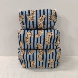 Juego de 3 Bolsas de Maquillaje Acolchadas de Algodón con Estampado de Leopardo, con Cierre de Cremallera, Ligeras, para Viaje y Organización, de Rajastán - Product Image 1