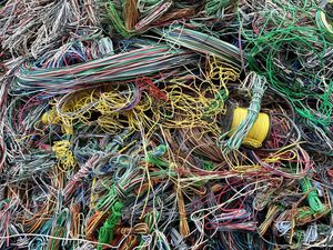 Chatarra de Cable de Cobre Aislado con Goma Sólida para Aplicaciones Industriales de Energía - Product Image 3