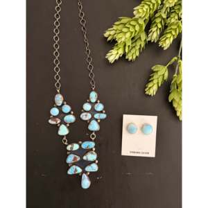 Ensemble de colliers en turquoise et argent sterling Golden Hills, fabriqué à la main par des artistes Navajo - Bijoux culturels de collection - Product Image 2