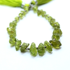 Cuentas de peridoto genuinas naturales sin cortar 5X11MM pepitas lisas para la fabricación de joyas Color verde 5,5 pulgadas de longitud - Product Image 2