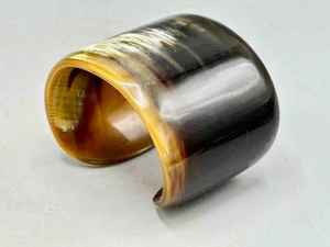 Brazalete de Cuerno de Búfalo Moderno, Ecológico, Pulido, de Alta Calidad, Brazalete de Moda de Cuerno Natural - Product Image 2
