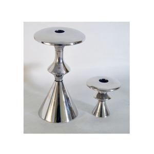 Juego de 2 candelabros de aluminio con pulido brillante para artículos de artesanía a un precio razonable candelabro único con color plateado - Product Image 1
