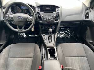 Low price 2017 F <strong>o</strong> r <strong>d</strong> F <strong>o</strong> c <strong>u</strong> s S E used car for sale - Product Image 3