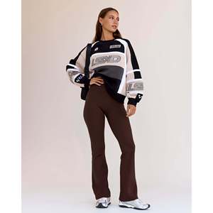 Leggings fuselés taille haute Fusion V-Contour avec poches - Collants push-up couleur chocolat chaud pour femme XS - Product Image 5