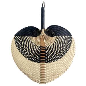 Éventail traditionnel en bambou pour les mariages - Product Image 1