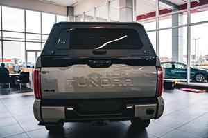 Toyota Tundra Platinum Crew-max 4x4 Estilo Todoterreno 2024 con Paquete TRD - Product Image 4