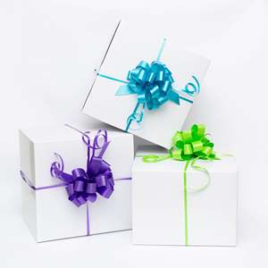 Caja de Regalo Cuadrada Reciclada con Lazo, Cajas Rígidas de Cartón con Ranuras, Laminación Brillante y Mate, Grabado en Relieve para Presentaciones - Product Image 1