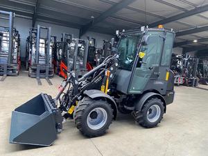 รถตักล้อยาง Panther W25 ขนาดกะทัดรัด 2.57 ตัน เครื่องยนต์ดีเซล Kubota V1505 ระบบไฮโดรสแตติก Rexroth สำหรับงานเกษตร พร้อมบุ้งกี๋และตะเกียบ - Product Image 2
