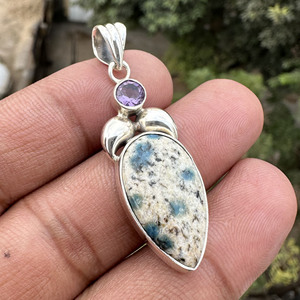 จี้ห้อยคอทรงหยดน้ำประดับด้วยแจสเปอร์ K2 สีม่วงธรรมชาติ ตัวเรือนเงินแท้ 925 สไตล์โบฮีเมียน ทำด้วยมือ เหมาะสำหรับเป็นของขวัญสำหรับงานปาร์ตี้ - Product Image 1