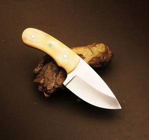 Couteau de chasse artisanal en acier J2, manche en os de chameau naturel, couteau de cowboy personnalisé pour le dépeçage, avec étui en cuir, industriel - Product Image 1