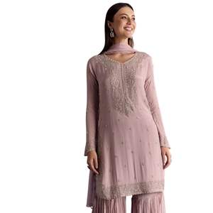 Lavender Chinon Kurta Set con Moti y Cutdana Dupatta para la recepción festiva del banquete de boda y celebraciones culturales personalizadas - Product Image 4