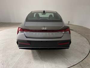 Peu utilisé 2024 HYU NDAI Elantra SEL FWD - Product Image 4