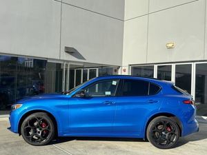 UTILISÉ LHD/RHD 2022 ALFA ROMEO STELVIO VELOCE AWD - Product Image 3