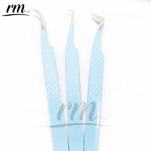 RMI Trending Product Sky Blue Powder coated y Silver Shin Tip Pinzas para Pestañas/Diamond Grip/Punta de punta de 90 / 45 grados - Product Image 5
