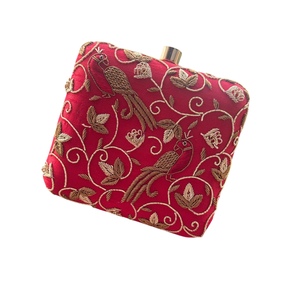 Nuevo Diseño de Bolso de Mano Hecho a Mano, Moderno, con Cuentas y Lentejuelas, Cierre Abierto para Mujer, Disponible a Precio de Mayoreo, Exportación de la India - Product Image 1