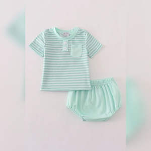 Ensemble de vêtements doux et élégants pour garçons Bloomer à rayures menthe fraîche avec coupe confortable - Product Image 1