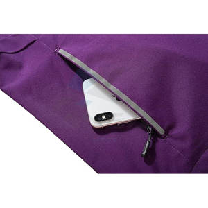 เสื้อแจ็คเก็ตเดินป่ากันน้ำสำหรับผู้หญิง น้ำหนักเบา เสื้อกันฝนแบบซอฟต์เชลล์ ป้องกันลม สำหรับกีฬากลางแจ้ง สีแดง - Product Image 4