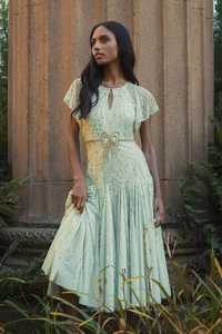 Lujoso vestido de graduación de línea A para mujer con mangas cortas hasta el té, escote bordado redondo y decoración de lentejuelas - Product Image 4