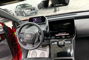 Super affaire..Toyota BZ4 d'occasion, couleur rouge - Product Image 2