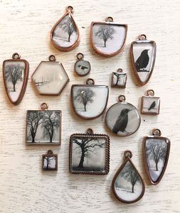 2024สินค้ามาใหม่สร้อยคอแบบใสแนวสตรีทบอยสร้อยแบบไม่สิ้นสุดสไตล์ฮิปฮอปพังค์สำหรับผู้ชายเครื่องประดับที่ทำจากเรซิ่น - Product Image 4