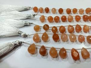 Perles Briolette en forme de larme de pierre de lune pêche naturelle 8x12mm vendues par brin Perles de grande qualité - Product Image 2