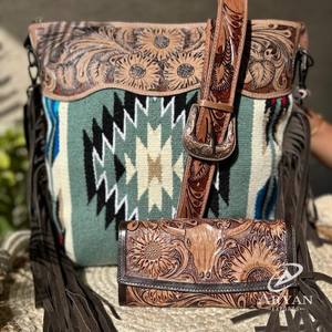 Nouvelle mode couverture de selle en cuir usiné à la main sac à main à pompons portefeuille floral en cuir sculpté à la main élégant ensemble combiné pour femmes - Product Image 1