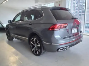 2024 <span class=keywords><strong>Volkswagen</strong></span> <span class=keywords><strong>Tiguan</strong></span> con tetto apribile panoramico sedili in pelle lasciato sterzo ordinatamente utilizzato - Product Image 2