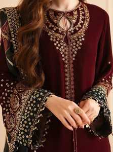 Elegante Vestido Salwar Kameez Pakistaní, Vestido de Terciopelo de Primera Calidad con Hermosas Cuentas Hechas a Mano - Product Image 2