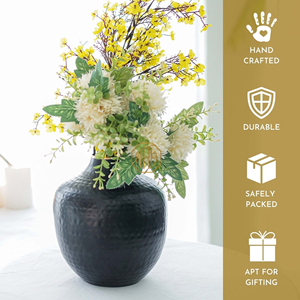 แจกันดอกไม้โลหะสีดำแบบตอกลาย แจกันตั้งโต๊ะทันสมัย งานฝีมือตกแต่งอย่างมีสไตล์ เหมาะสำหรับโรงแรม ร้านอาหาร บ้าน งานอีเว้นท์ ผู้ส่งออก - Product Image 4