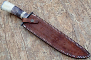 Couteau Bowie de chasse fait à la main avec acier damas et manche en os coloré personnalisable OEM par KNIVES MAKER - Product Image 6