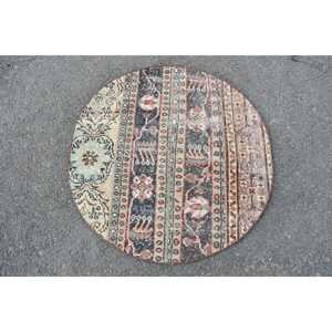 Alfombra Turca Redonda de 3.2x3.2 pies, Alfombra Vintage, Alfombra de Lana con Diseño de Plantas y Árboles en Azul y Marrón - Product Image 1