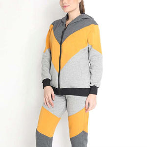 2025 survêtement 2 pièces automne haut court pull gaufré tricot à capuche tenues survêtement ensemble pantalons de survêtement survêtements pour femmes de haute qualité - Product Image 4